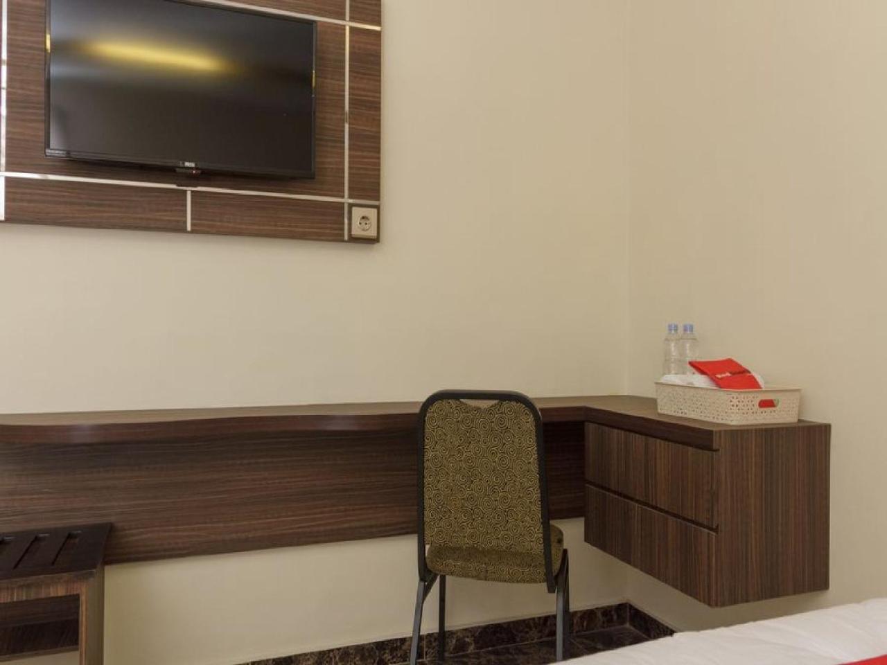 Reddoorz Plus @ Boulevard Panakkukang Makassar Exterior foto