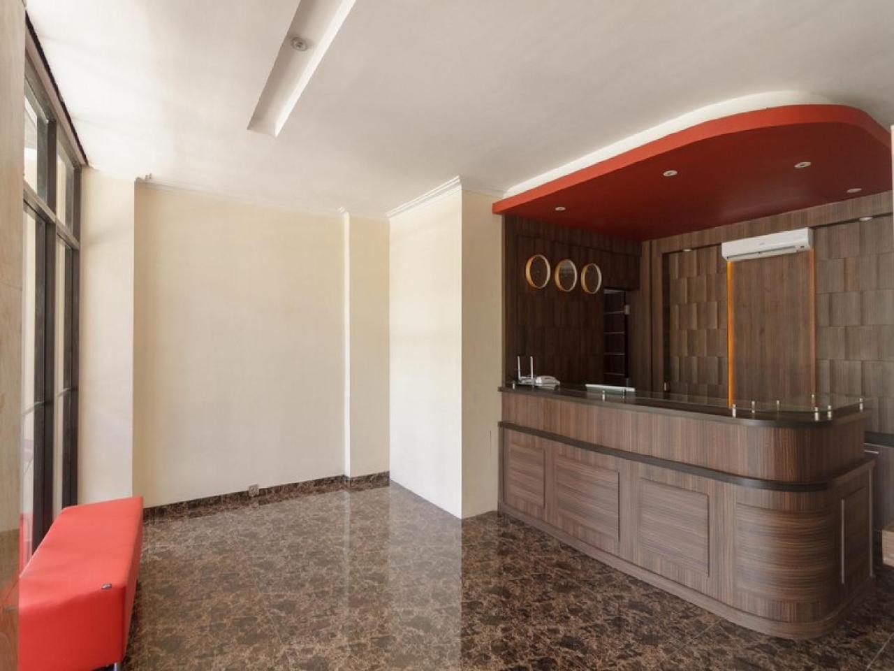 Reddoorz Plus @ Boulevard Panakkukang Makassar Exterior foto
